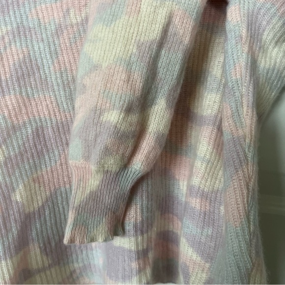 Revolve 27 Miles Malibu Vaughn 100% Cashmere Pastel Camouflage Sweater SZ Medium - Picture 8 of 11